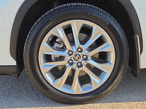 Used 2022 Toyota Highlander Limited AWD/4WD image 12