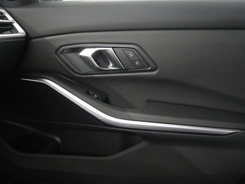 Used 2025 BMW 330i 330i w/ M Sport Package image 27