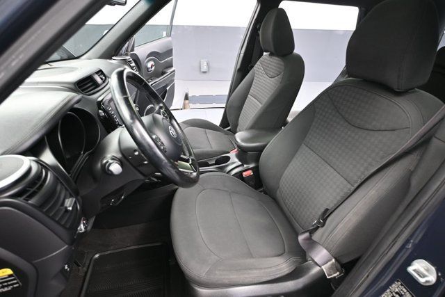 Used 2014 Kia Soul ! w/ Sun & Sound Package FWD image 17