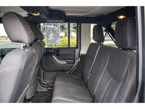 Used 2018 Jeep Wrangler Unlimited Sport S AWD/4WD image 17