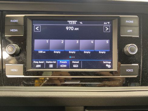 Used 2024 Volkswagen Jetta SE FWD image 25