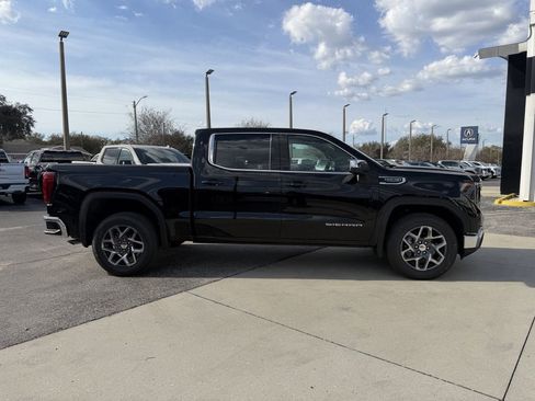 New 2026 GMC Sierra 1500 SLE w/ Preferred Package image 3