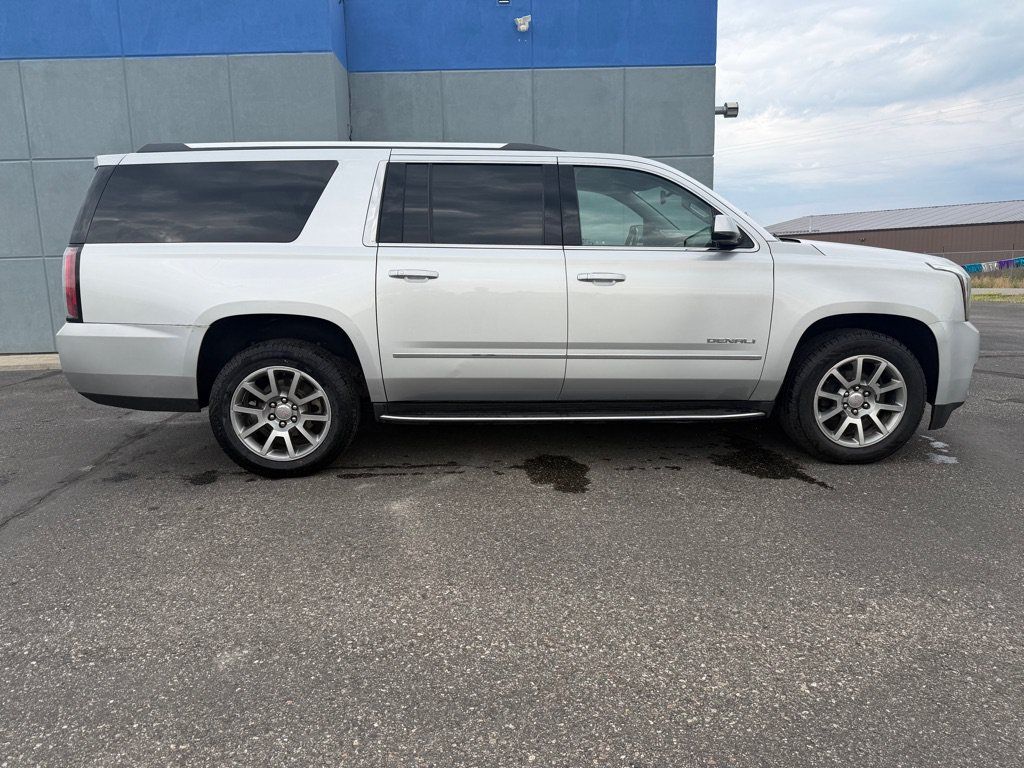 Used 2020 GMC Yukon XL Denali AWD/4WD image 5