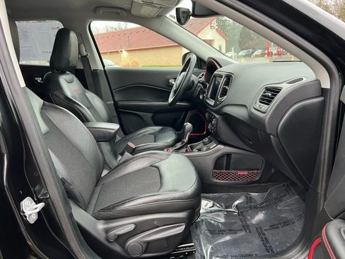 Used 2018 Jeep Compass Trailhawk w/ Cold Weather Group image 16