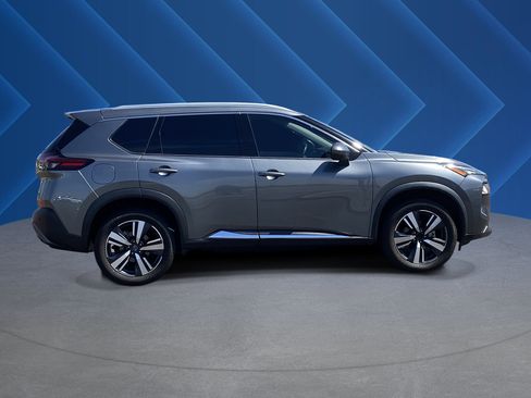 Used 2023 Nissan Rogue SL FWD image 2