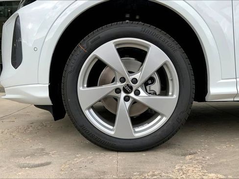 New 2025 Audi Q5 Premium Plus image 11