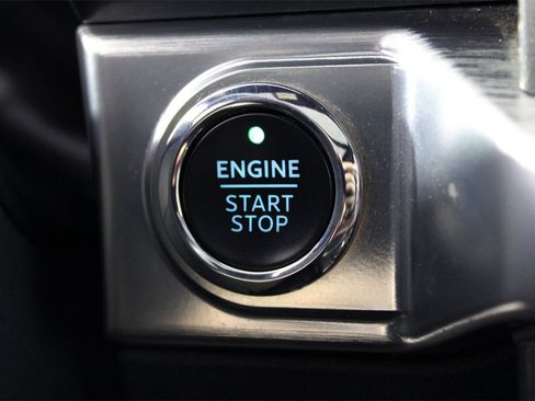 Used 2023 Ford F150 Lariat w/ Equipment Group 502A High image 29