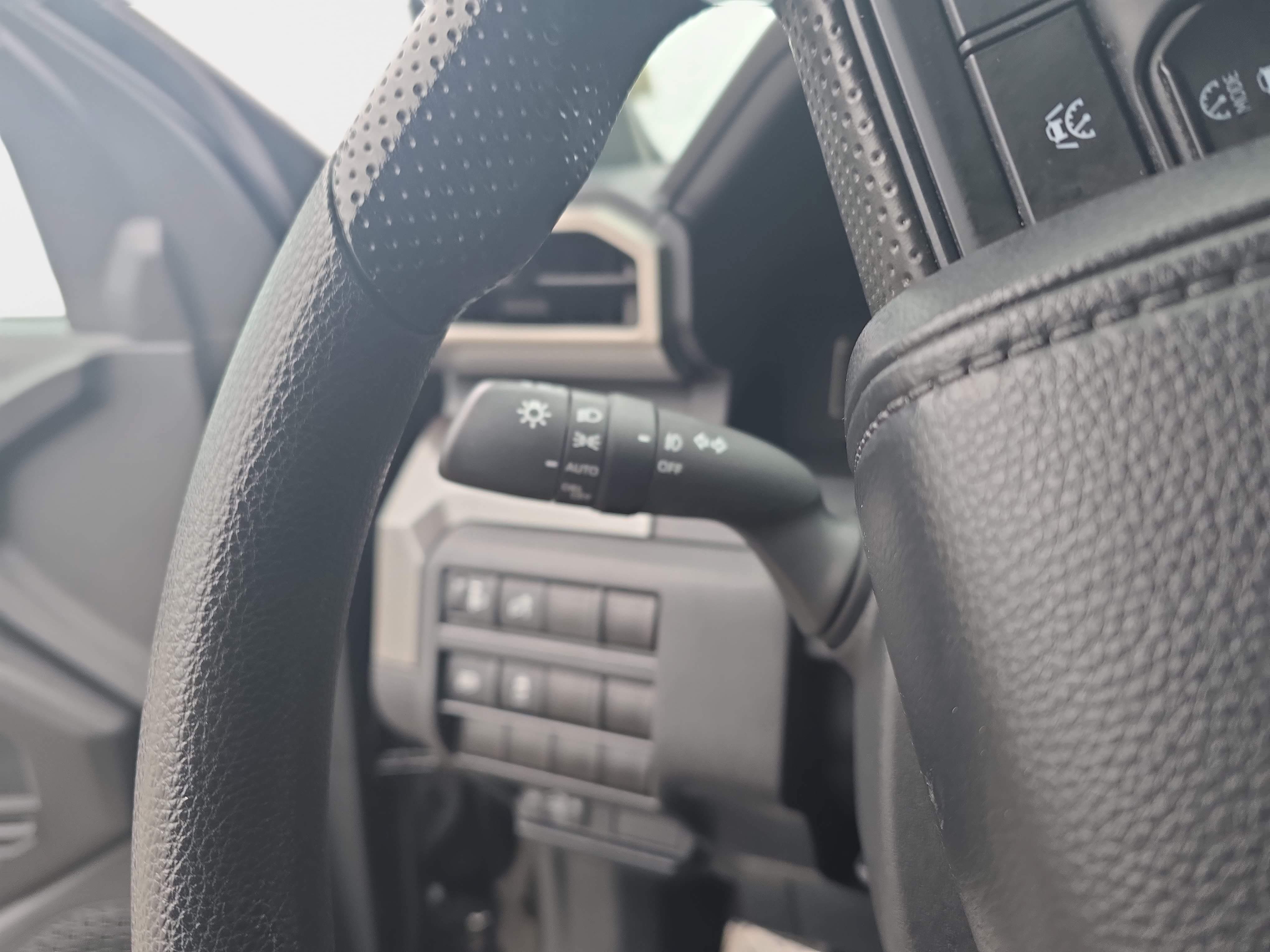 Used 2024 Toyota Tacoma SR5 AWD/4WD image 24
