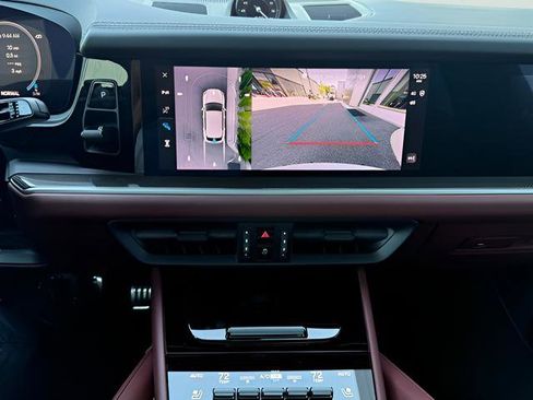 Used 2025 Porsche Cayenne GTS image 20