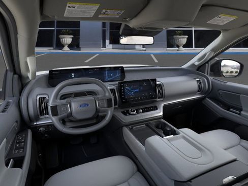 New 2026 Ford Expedition Active image 41