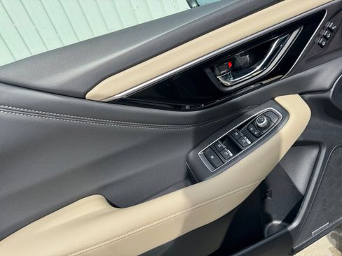 Used 2025 Subaru Outback Limited AWD/4WD image 36