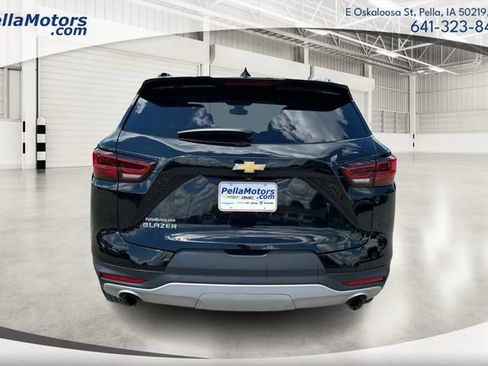 Used 2023 Chevrolet Blazer LT w/ Convenience Package FWD image 4