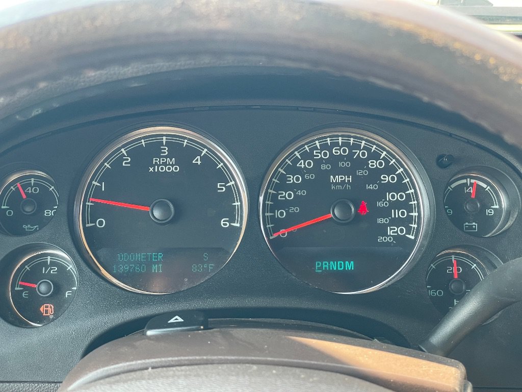 Used 2013 GMC Yukon XL Denali RWD image 3