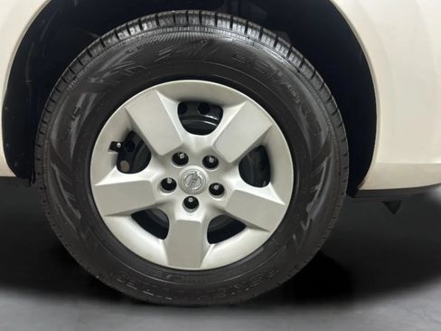 Used 2013 Nissan Rogue S AWD/4WD image 26