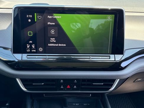 Used 2024 Volkswagen Atlas Peak Edition SE AWD/4WD image 27