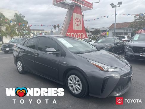 Used 2022 Toyota Prius LE FWD image 1