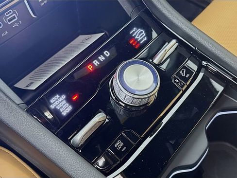 New 2025 Jeep Grand Cherokee Summit w/ Obsidian Package image 17