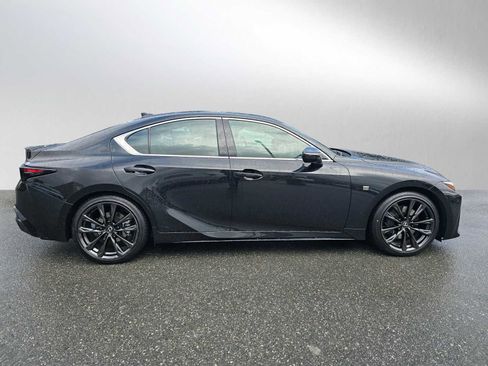 Certified 2025 Lexus IS 300 F Sport image 2