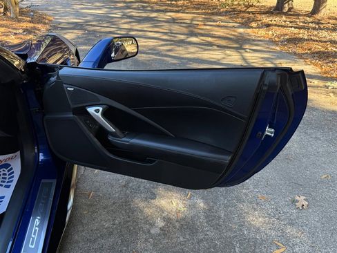Used 2018 Chevrolet Corvette Stingray Convertible image 61