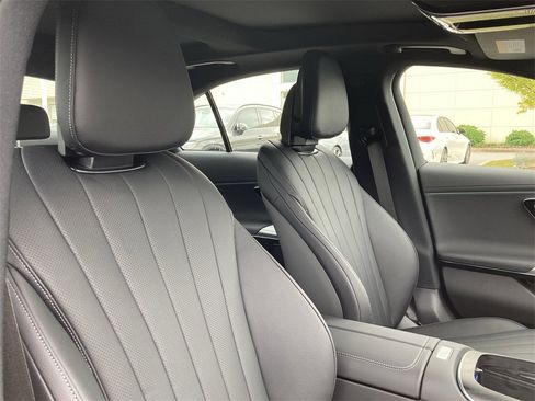 New 2026 Mercedes-Benz E 350 4MATIC Sedan image 18