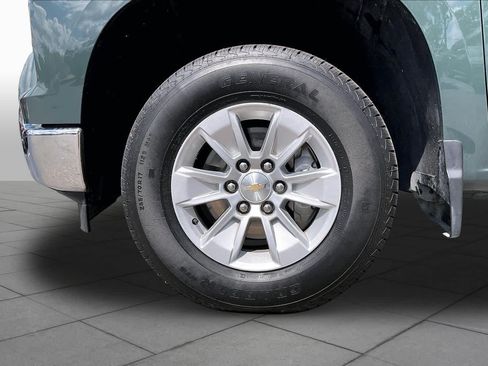 Used 2025 Chevrolet Silverado 1500 LT AWD/4WD image 10