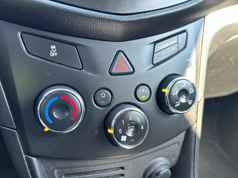 Used 2015 Chevrolet Trax LS w/ LPO, Protection Package FWD image 26