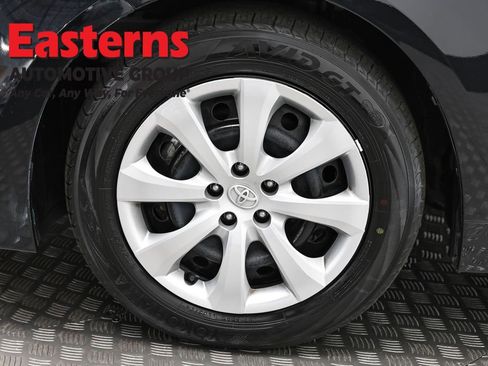 Used 2025 Toyota Corolla LE image 32