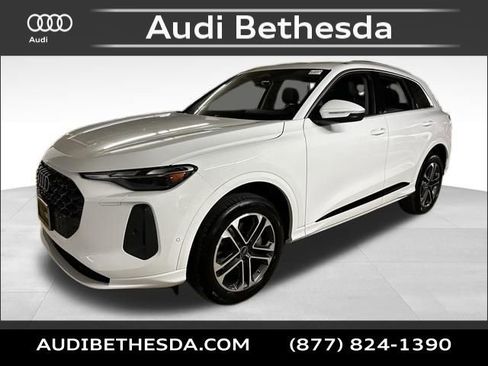 Certified 2025 Audi Q5 Premium w/ Convenience Package AWD/4WD image 3
