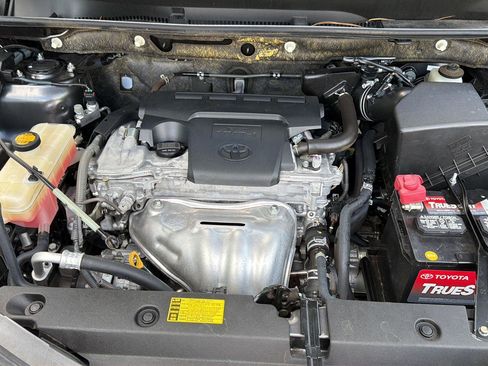 Used 2013 Toyota RAV4 XLE AWD/4WD image 31
