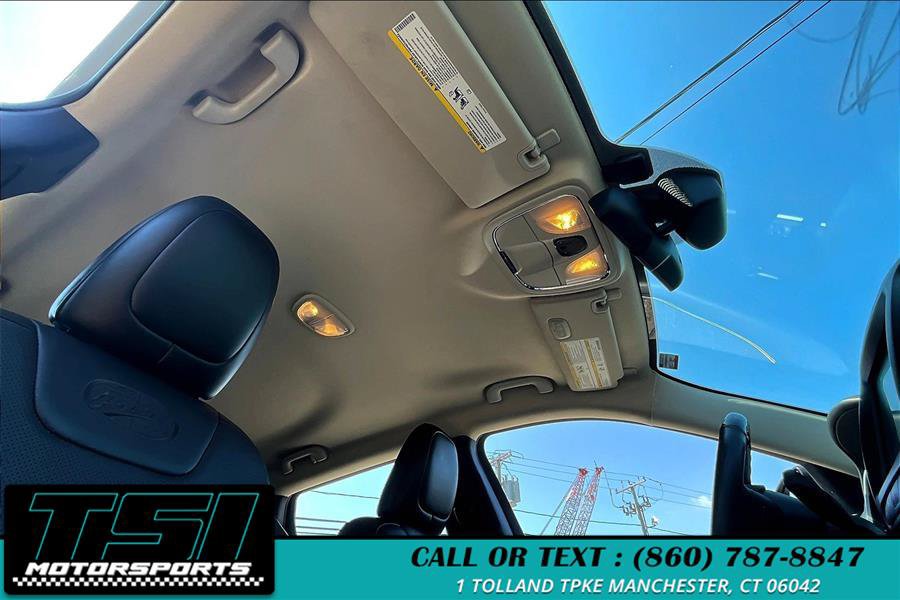 Used 2017 Jeep Cherokee Overland AWD/4WD image 22