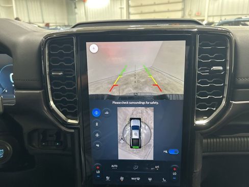 New 2025 Ford Ranger Lariat w/ Black Appearance Package image 19