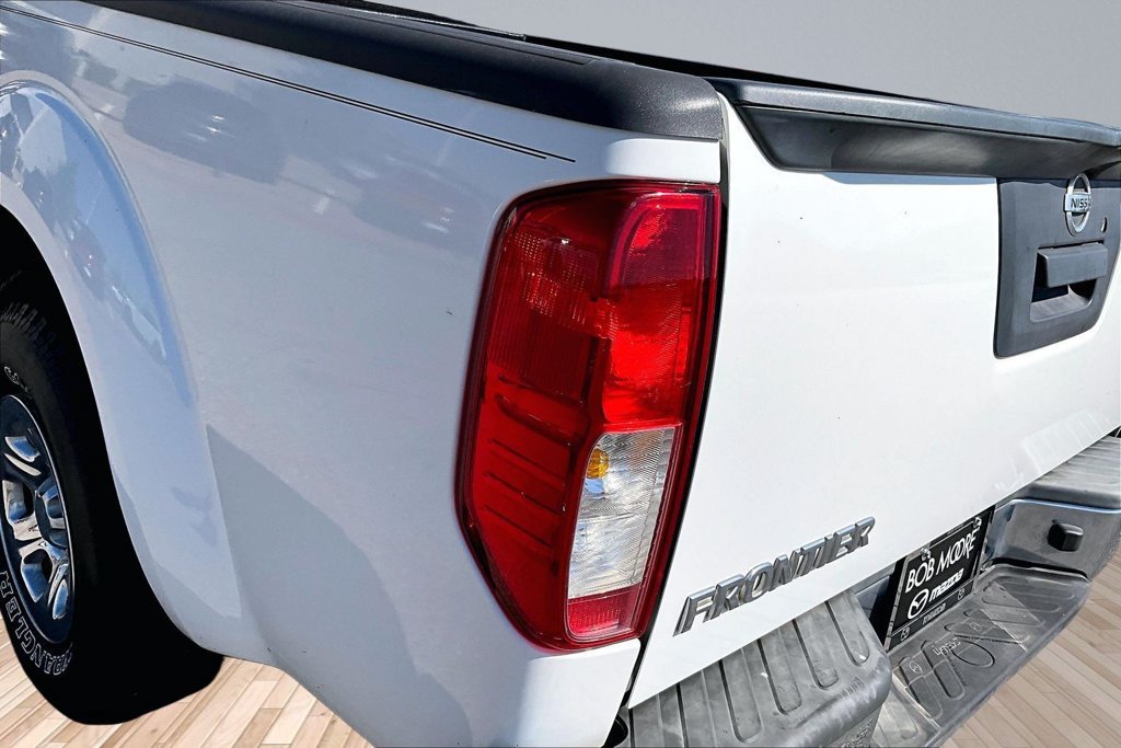 Used 2015 Nissan Frontier S RWD image 26