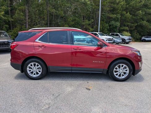 Used 2018 Chevrolet Equinox LT w/ Sun & Infotainment Package AWD/4WD image 3
