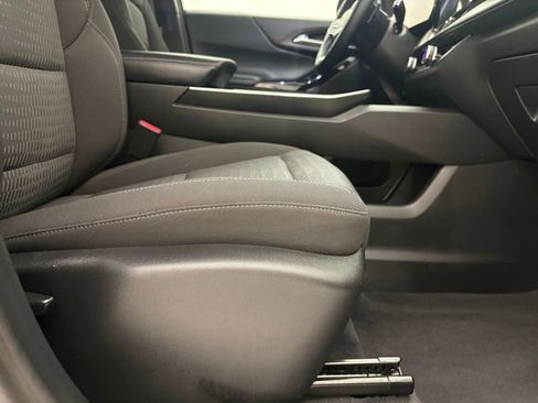 Used 2025 Chevrolet Equinox LT AWD/4WD image 35
