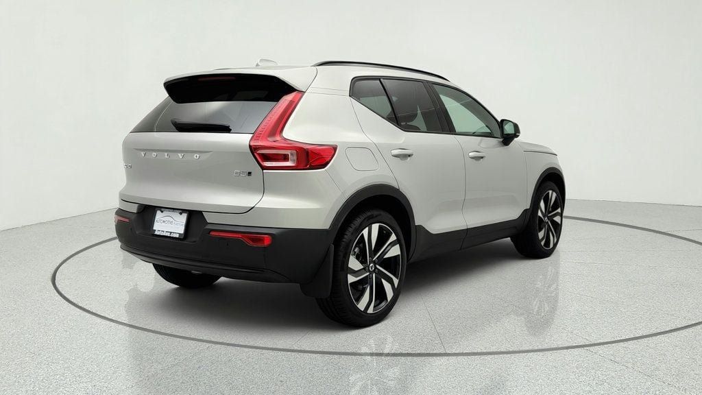 Used 2025 Volvo XC40 B5 Ultra w/ Climate Package AWD/4WD image 5