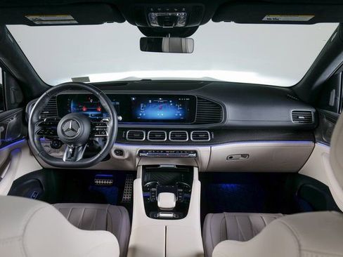 Used 2025 Mercedes-Benz GLS 63 AMG 4MATIC image 12