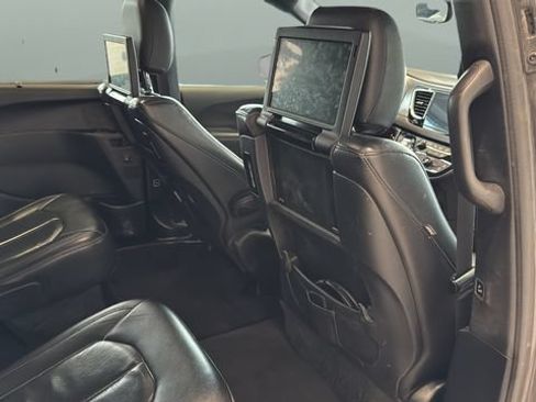 Used 2018 Chrysler Pacifica Touring-L Plus w/ Advanced Safetytec Group FWD image 22