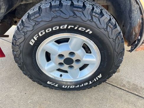 Used 2002 Chevrolet S10 Pickup LS w/ LS Preferred Equipment Group image 11