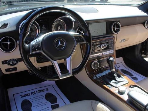 Used 2015 Mercedes-Benz SLK 250 w/ Premium Package image 18