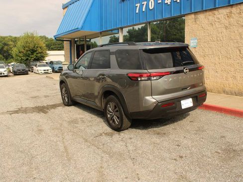 Used 2023 Nissan Pathfinder SV w/ Cargo Package FWD image 4
