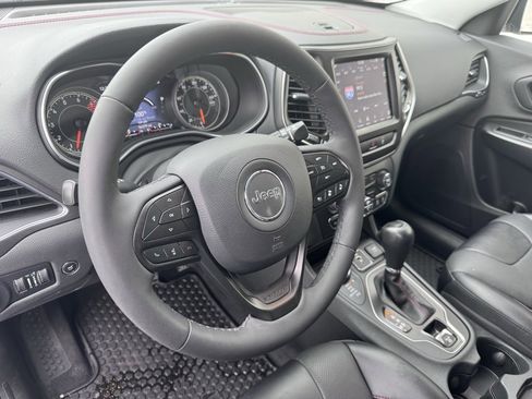 Used 2022 Jeep Cherokee Trailhawk w/ Sound & Nav Group image 32