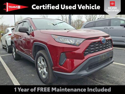 Used 2021 Toyota RAV4 LE image 1