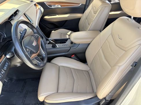 Used 2017 Cadillac XT5 Platinum AWD/4WD image 19