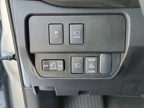 Used 2022 Toyota Tacoma Limited image 27