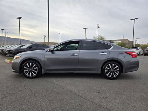 Used 2016 Nissan Altima 2.5 SL w/ 2.5 Technology Package image 3