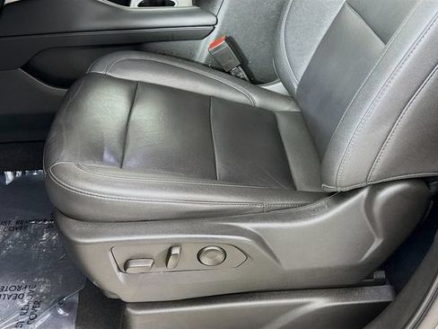 Used 2022 Chevrolet Tahoe Z71 w/ Luxury Package AWD/4WD image 20