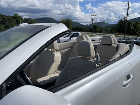 Used 2010 Lexus IS 250C RWD image 18