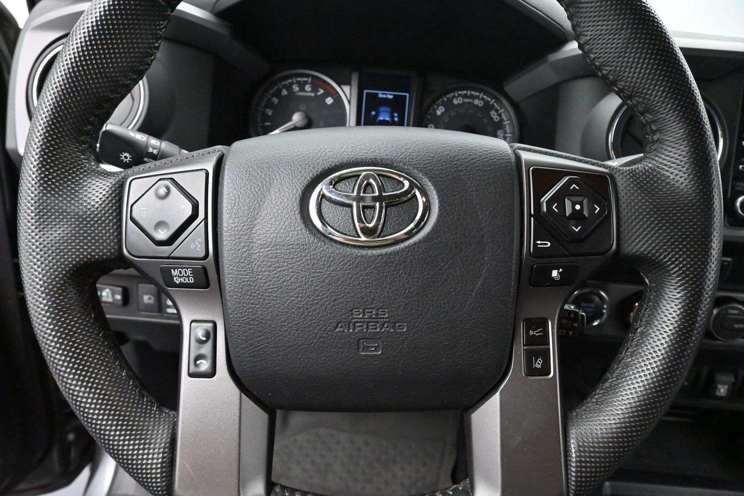 Used 2021 Toyota Tacoma TRD Off-Road w/ Technology Package AWD/4WD image 16