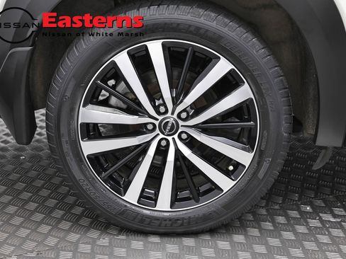 Used 2023 Nissan Pathfinder Platinum AWD/4WD image 32