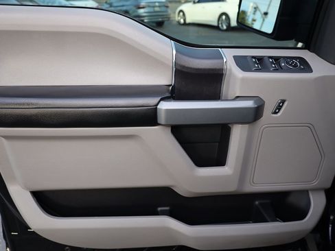 Used 2016 Ford F150 XLT image 9